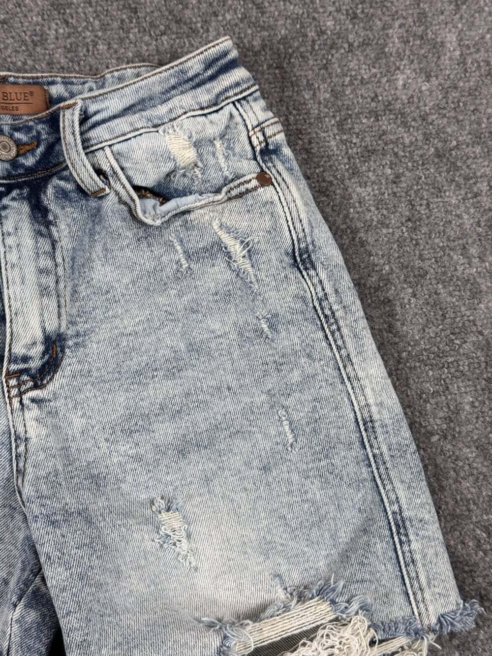 Judy Blue Women’s Light Wash Distressed High Rise Stretch Denim Shorts S - Picture 7 of 11
